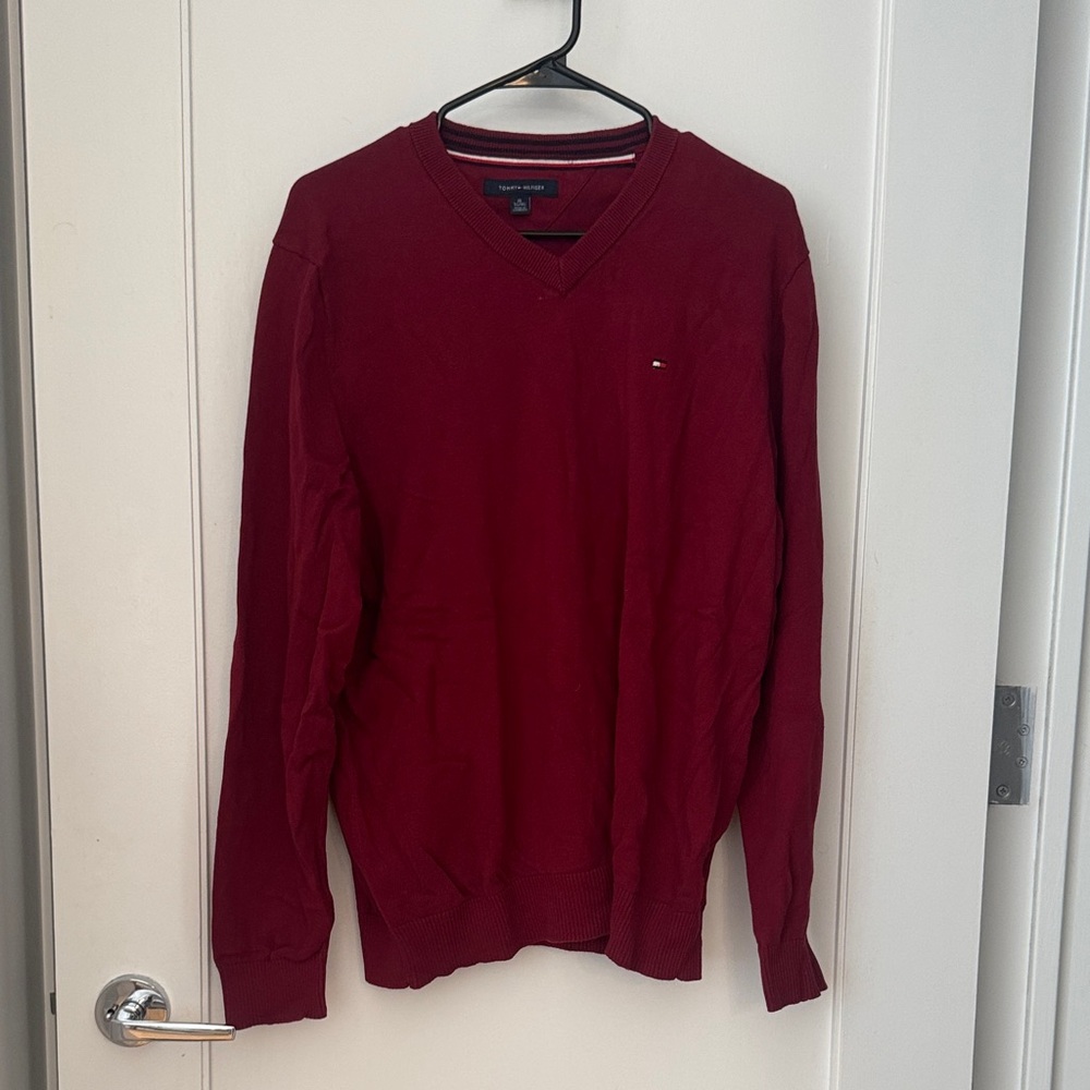 Tommy Hilfiger Men's V-Neck Sweater in Deep Red